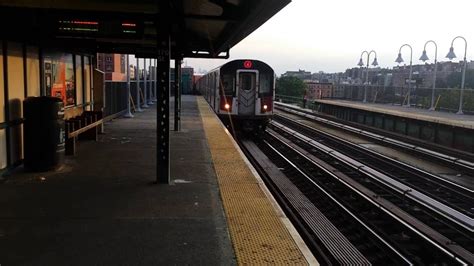 Irt Jerome Avenue Line Manhattan And Woodlawn Bound R142a 4 Train