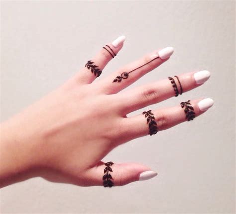 39 Brilliant Mehndi Designs For Fingers That You Can Get For A Simple