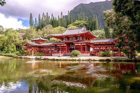 Byodo In Buddhist Japanese Temple Oahu Hawaii Stock Image Image Of