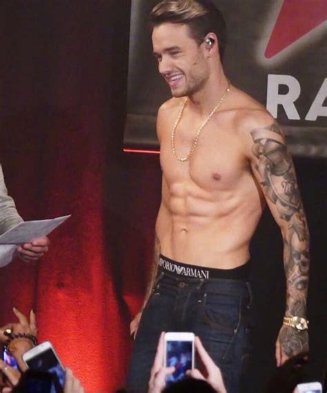 Liam Payne Se Desnuda En Pleno Show Fotas Esc Ndala