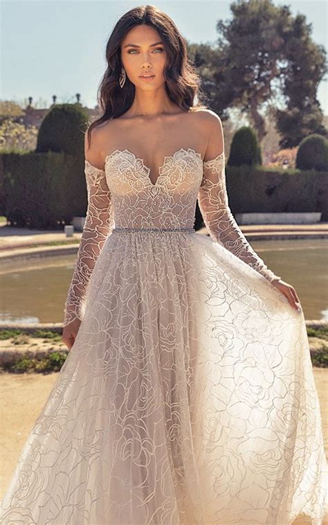 HOTTEST WEDDING DRESSES COLLECTIONS FOR 2021