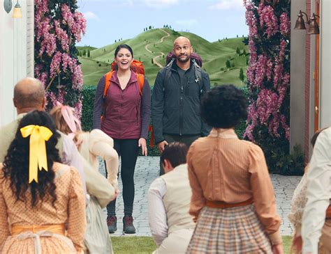 A couple on a backpacking trip discovers a magical town in which everyone acts. Schmigadoon!: Trailer apresenta série dos criadores de ...