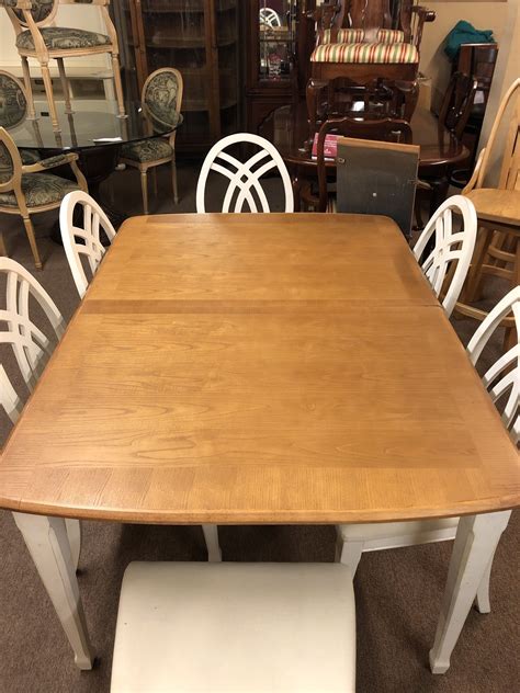 Oak Table W 6 White Chairs Delmarva Furniture Consignment