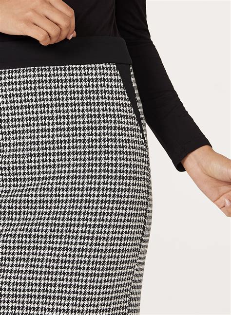 Houndstooth Pencil Skirt Laura