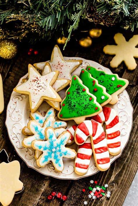 Christmas cookies are traditionally sugar biscuits and cookies (though other flavors may be used based on family traditions and individual preferences) (pictural) pictorial: The Best Sugar Cookie Recipe for Cut Out Shapes ...