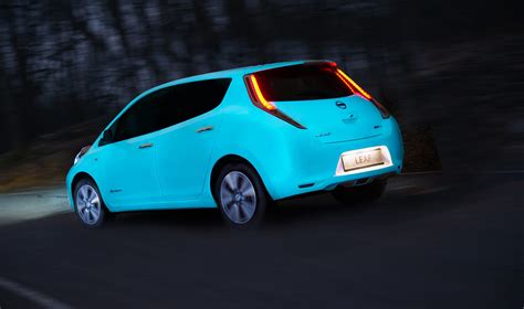 The First Glow In The Dark Car A Luminous Leaf Car Magazine