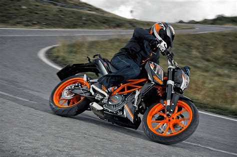 Ktm Offers Black Color In 2014 Duke 390 Picture Gallery