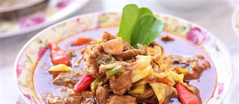 Tongseng adalah makanan yang mirip dengan gulai, namun bedanya bumbu di. Resep Tongseng Daging Sapi Santan Pedas Khas Solo Yang ...