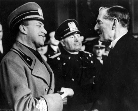 Archivio Storico: Il Duce in guerra contro i gerarchi