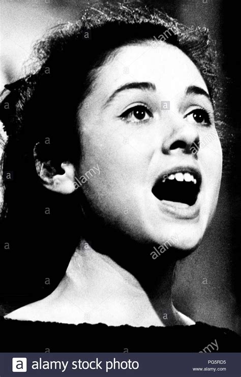 Gigliola cinquetti, the italian winner of the 1964 eurovision song contest, was born on december 20, 1947, in verona. Gigliola cinquetti, 1966 Foto, Imagem de Stock: 216487073 ...