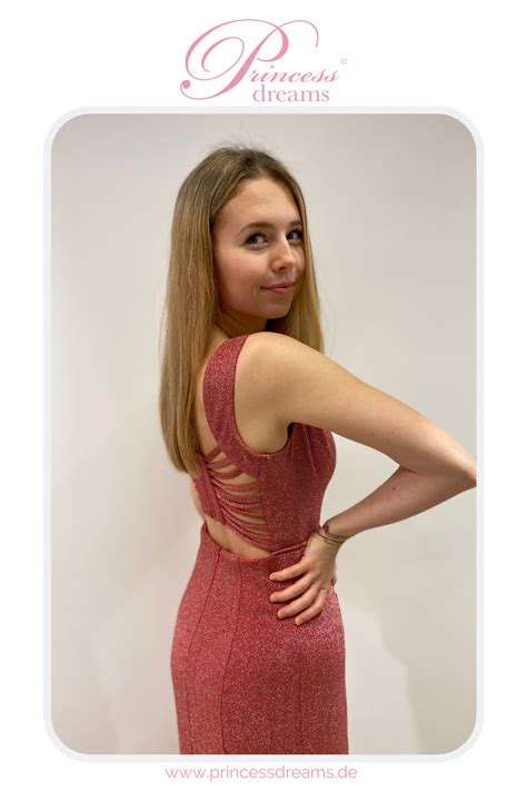 So manche braut steht vor der frage, ob sie sich ein gebrauchtes brautkleid für die hochzeit. Dein Abiballkleid in Berlin bei Princess www ...