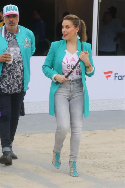 From activist, advocate & philanthropist to tv host, clothing designer and producer, alyssa is constantly pushing the boundaries of her passions and creativity. ALYSSA MILANO Arrives at Fanatics Pre-super Bowl Party in ...