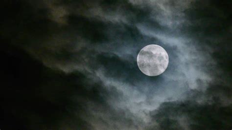 Video Real Full Moon Night Clouds Creepy No Cg 24p