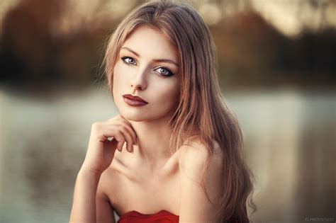 Masaüstü Yüz Kadınlar Model portre alan derinliği uzun saç