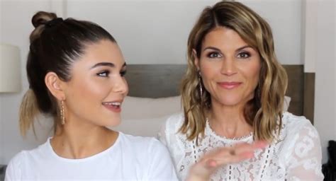 Lori Loughlins Daughter Olivia Jade Giannulli Partied On Yacht During