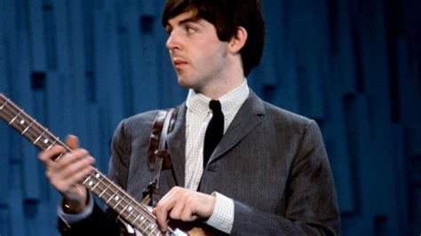 Paul mccartney kept his head down during a walk in new york city after glastonbury festival's 50th celebrations were. Rolling Stone · Paul McCartney escreveu canção de Let It ...