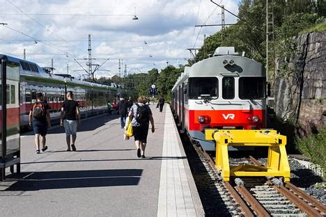 For any inquiries and complaints relating to our services and products, you may call our hotline: VR myy radanrakentaja VR Trackin norjalaiselle yhtiölle ...