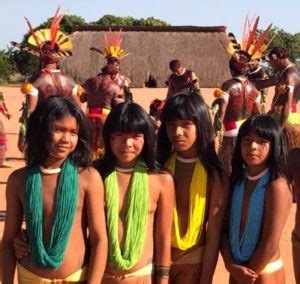 Sete Dias Com Os Indios Yawalapiti Meninas Foto Monica Nunes Conexao