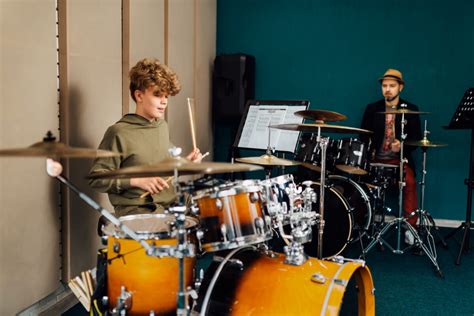 The 5 Best Ways To Learn How To Play Drums In 2024