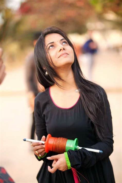 Последние твиты от sayali sanjeev fc (@sayalisanjeevfc). Sayali Sanjeev Marathi Actress Biodata Photos Wiki Gauri