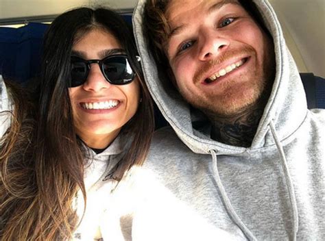 Jan 17, 1993 · robert sandberg with mia khalifa earlier in 2011, mia got married to her childhood friend but the marriage did not last long and she got divorced in 2016. Porno yıldızı Mia Khalifa ile Robert Sandberg nişanlandı ...