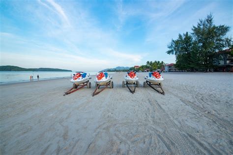 Premium Photo A Beautiful View Of Pantai Cenang Beach In Langkawi