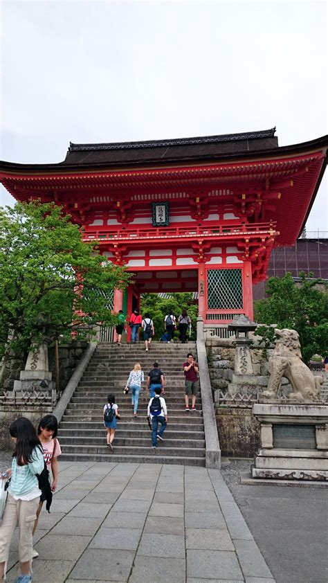 Mountain Top Kiyumizu Dera Temple Kyoto Visions Of Travel