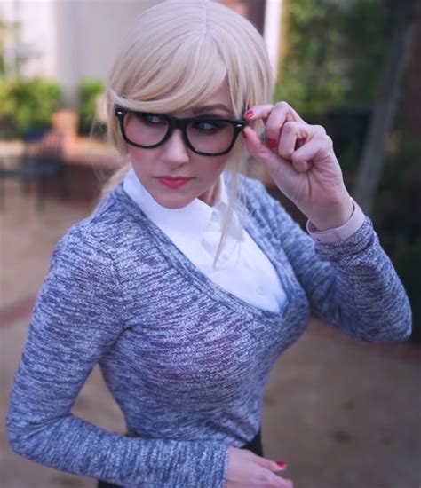 Kara Angie Danvers From Supergirl Cosplay Sneak Preview Angie