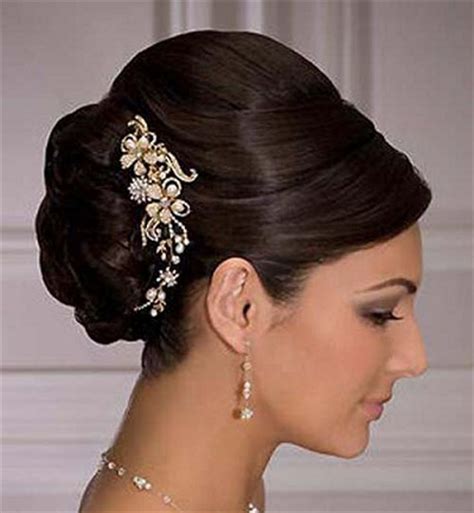 In addition, given the length and volume, options may also be considerably limited. 10 Best Indian Bridal Hairstyles for Long Hair