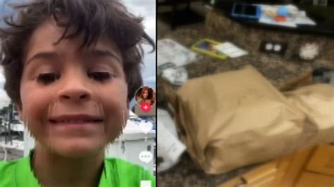 Man Let 6 Year Old Son Play With His Phone See What Ended Up Happening Cnn