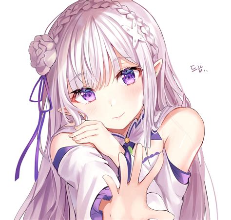 Emilia Rezero Rsilverhair