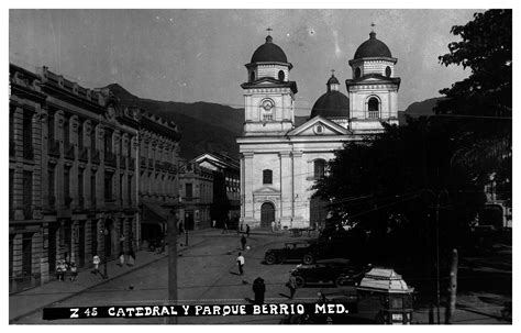 Filecatedral Y Parque Berrío Medellín 1922 Wikimedia Commons