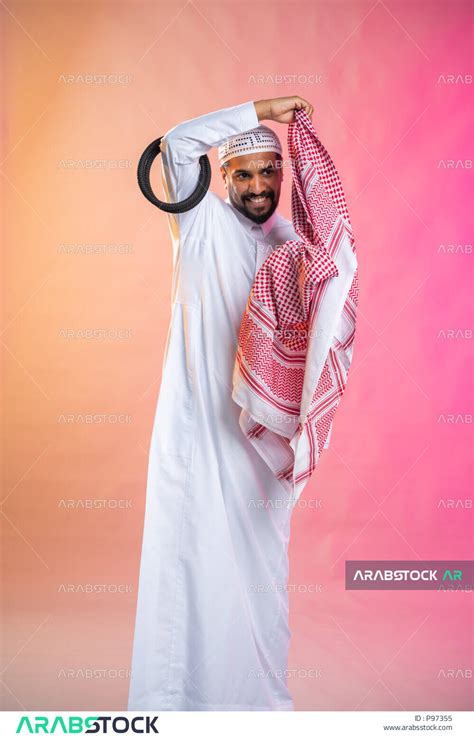 خطوات لبس الشماغ السعودي التقليدي الاستعداد للخروج التزين و التجمل و