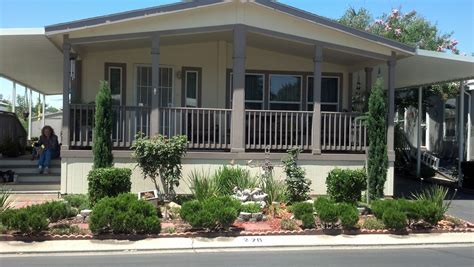 2009 Manufactured Home in Friendly Village 55+ park in Modesto, CA