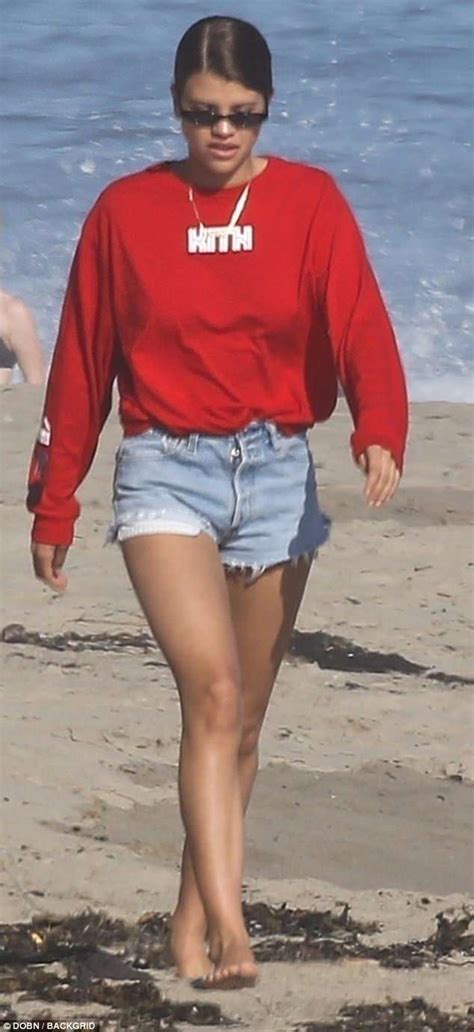 Sofia Richie Flaunts Legs In Denim Cutoffs On Malibu Beach Daily Mail