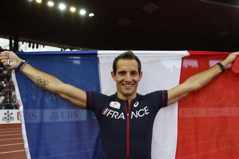 Lavillenie won gold medal at the 2012 olympics in london and silver medal at the 2016. Perche : Renaud Lavillenie passe 6 m à Rouen