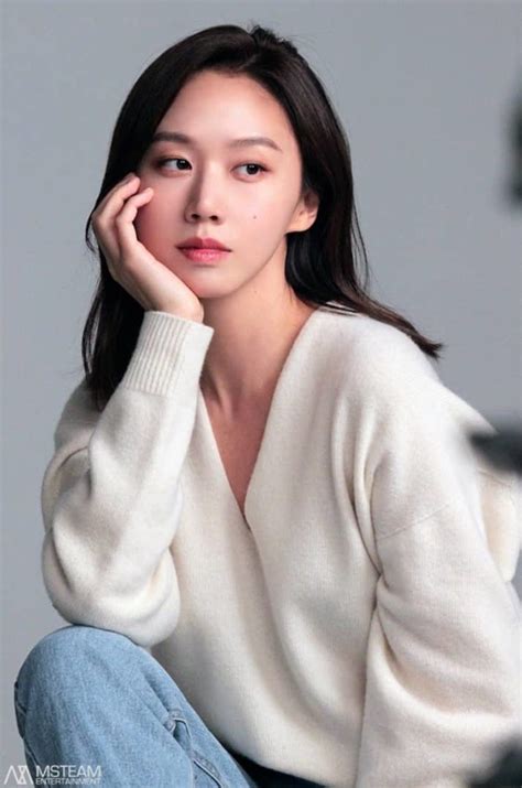 Ko Sung Hee Biodata Profil Fakta Umur Agama Pacar Drama Film