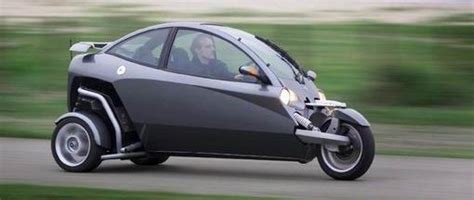 Such vehicles can corner without rolling over despite having a narrow axle track because they can balance some or all of the roll. Driving the wacky Carver One three-wheeled tilt car