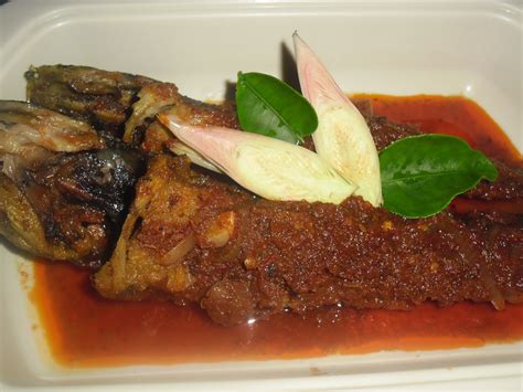 Video ikan keli sambal ini didakwa dibeli dari pasar ramadhan oleh seorang lelaki berbangsa cina. Zalekha Luvs Cooking: Ikan Keli Goreng Sambal Berkantan..