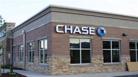 Jpmorgan chase bank is one of the big four national chain banks in the united states. Chase Bank Holiday Hours Opening/Closing in 2017 | United ...