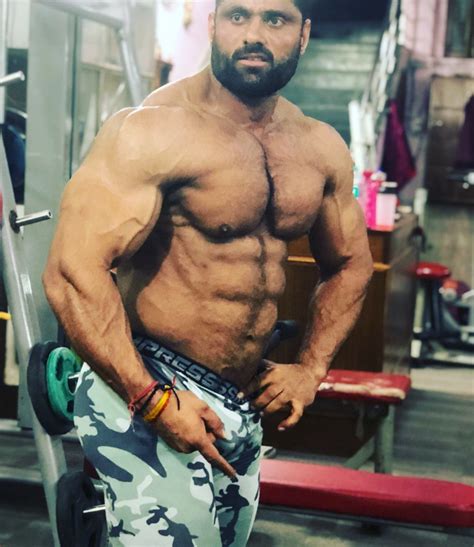 Muscle Lover Indian Muscle Hunk Vikram Yadav