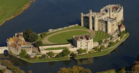 Das wasserschloss leeds castle liegt etwa sechs kilometer westlich von maidstone und damit mitten im. Leeds Castle - Kent UK : castles