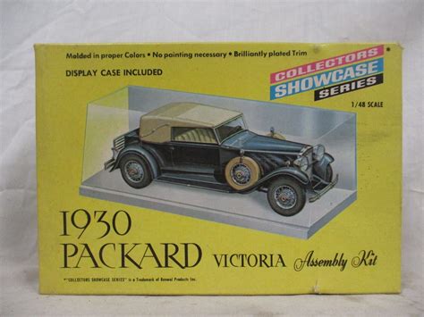 1966 Renwal Collectors Showcase Series 148 Scale 1930 Packard Victoria