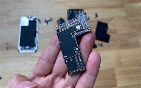 It now features a significantly bigger battery, and apple's official numbers say that it lasts more than the iphone 11 and the smaller iphone 11 pro. iPhone 12 Pro Max teardown shows battery size, curious ...