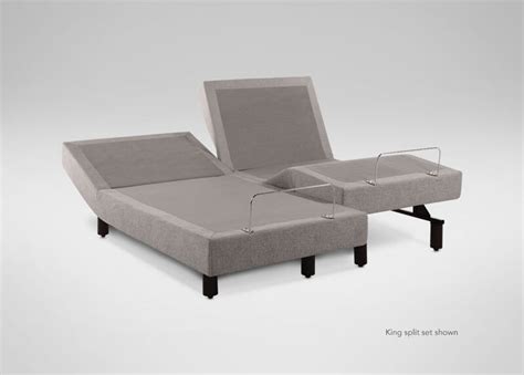 Comes with remote, base in perfect condition. TEMPUR-Ergo Premier Adjustable Base | Mattresses