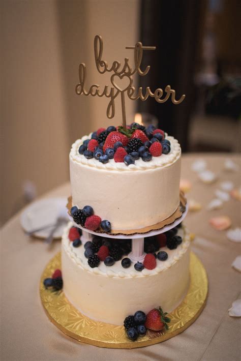 Main info amount of calories in berry chantilly cake: Wedding Photos: Signs and Details | Whole foods cake ...