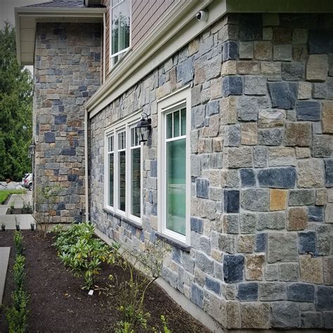 Castle Rock Veneer Stone Home Masonry - Siding & Castle Stone Facade