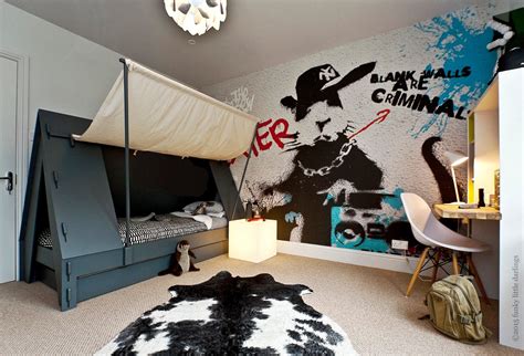 What an interesting idea for an adventurous young man's bedroom! Dexter+Bedroom+01.jpg (1600×1088) … | Boy bedroom design ...