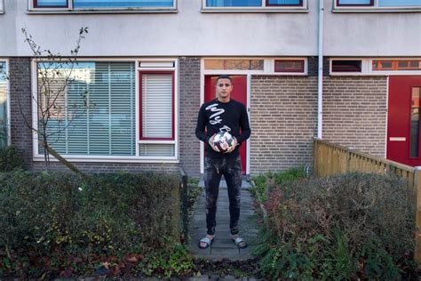 Mohammed ihattaren pes 2020 stats. Mohamed Ihattaren in zijn Utrechtse wijk Kanaleneiland ...