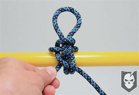 Easily learn using paracord and chances are they will come in handy when you are outdoors camping. Tarantula Hitch 11 | Knots, Camping knots, Paracord knots